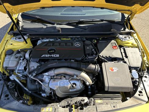 Used 2022 Mercedes-Benz CLA 35 AMG 4MATIC image 32