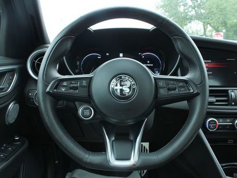 Used 2024 Alfa Romeo Giulia Ti AWD/4WD image 23