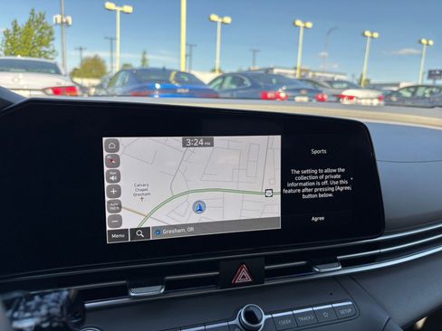 Used 2025 Hyundai Elantra SEL FWD image 21