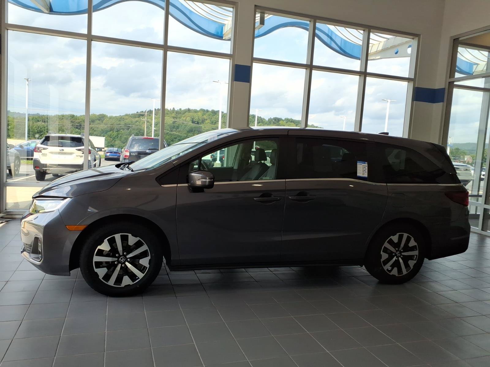 Certified 2025 Honda Odyssey EX-L image 8