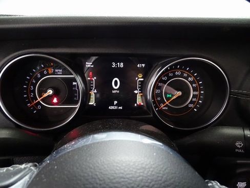 Certified 2021 Jeep Gladiator Overland w/ Popular Equipment Package image 14