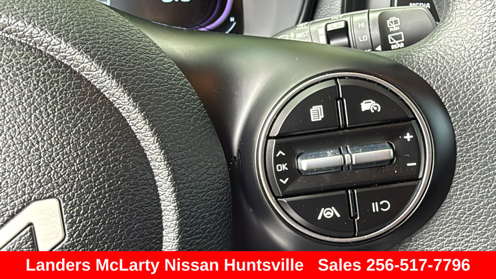 Used 2025 Kia Soul LX FWD image 27