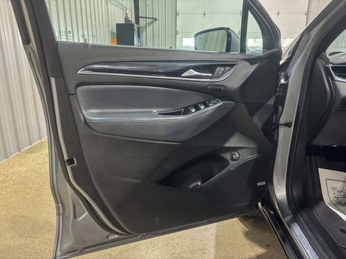 Used 2024 Buick Enclave Premium image 13