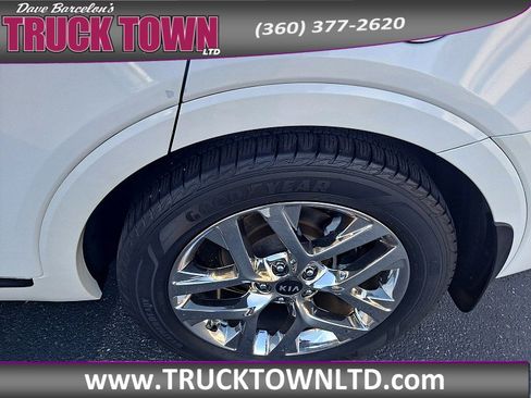 Used 2019 Kia Sorento SX image 17