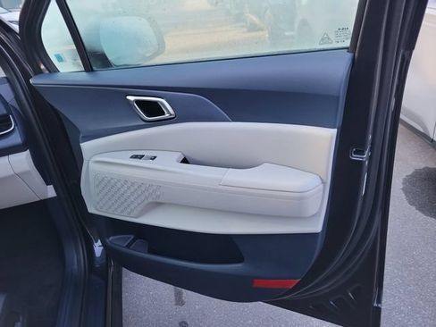 New 2026 Kia Carnival EX FWD image 36