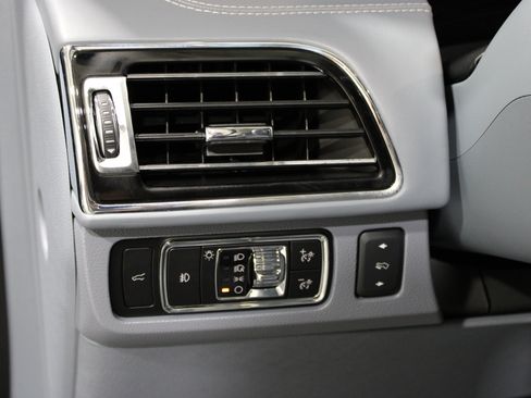 Used 2023 Lincoln Navigator L Black Label AWD/4WD image 8
