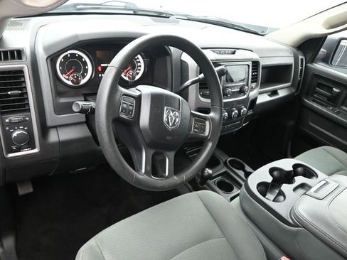 Used 2017 RAM 2500 Tradesman w/ Chrome Appearance Group image 33