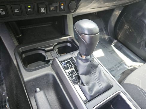 Used 2021 Toyota Tacoma TRD Off-Road w/ Technology Package image 20