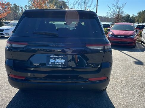 New 2025 Jeep Grand Cherokee Altitude image 9