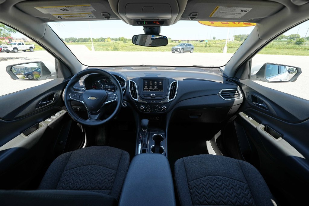 Used 2024 Chevrolet Equinox LT AWD/4WD image 29