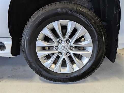 Used 2016 Lexus GX 460 w/ Premium Package AWD/4WD image 14