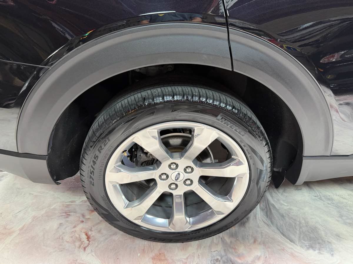 Used 2020 Ford Explorer Platinum w/ Premium Technology Package AWD/4WD image 41