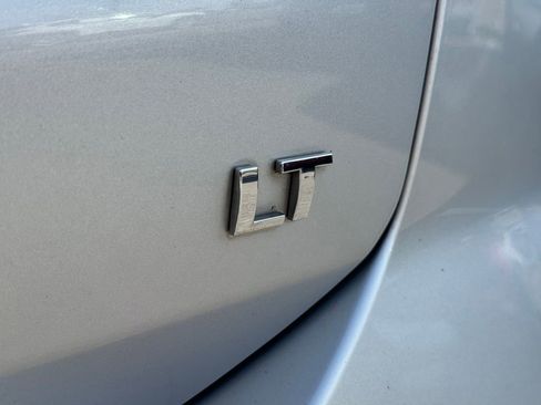 Used 2018 Chevrolet Equinox LT image 12