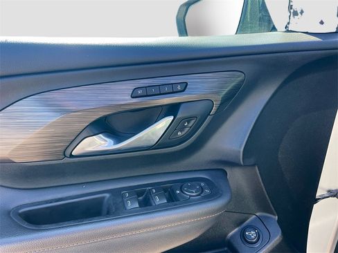 Used 2019 GMC Terrain SLT w/ Preferred Package image 9