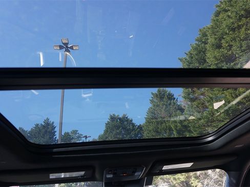 Used 2025 Toyota Tundra Limited w/ TRD Off-Road Package image 13