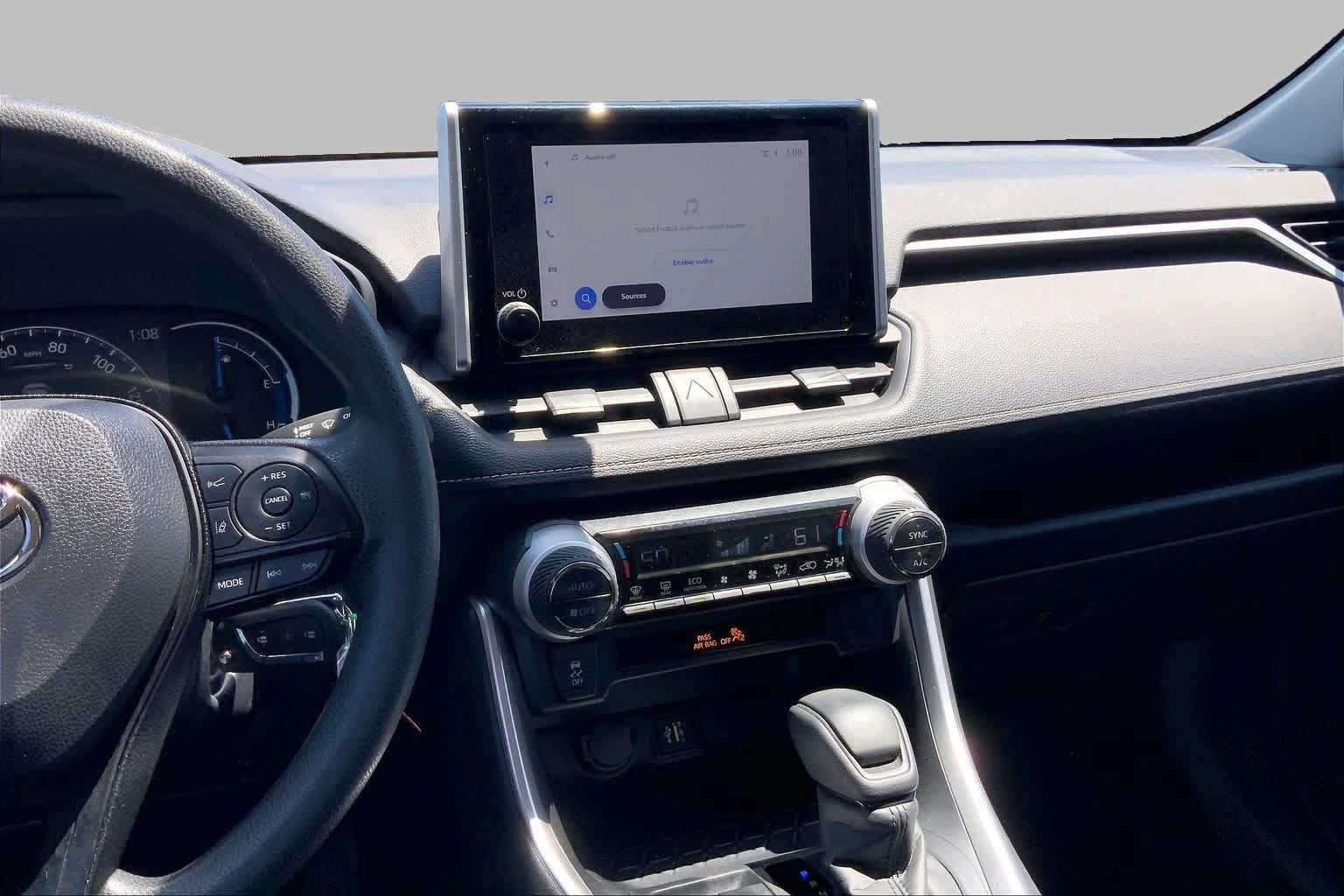 Used 2025 Toyota RAV4 LE AWD/4WD image 7