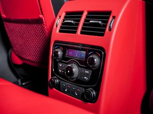 Used 2020 Jaguar F-PACE SVR image 17