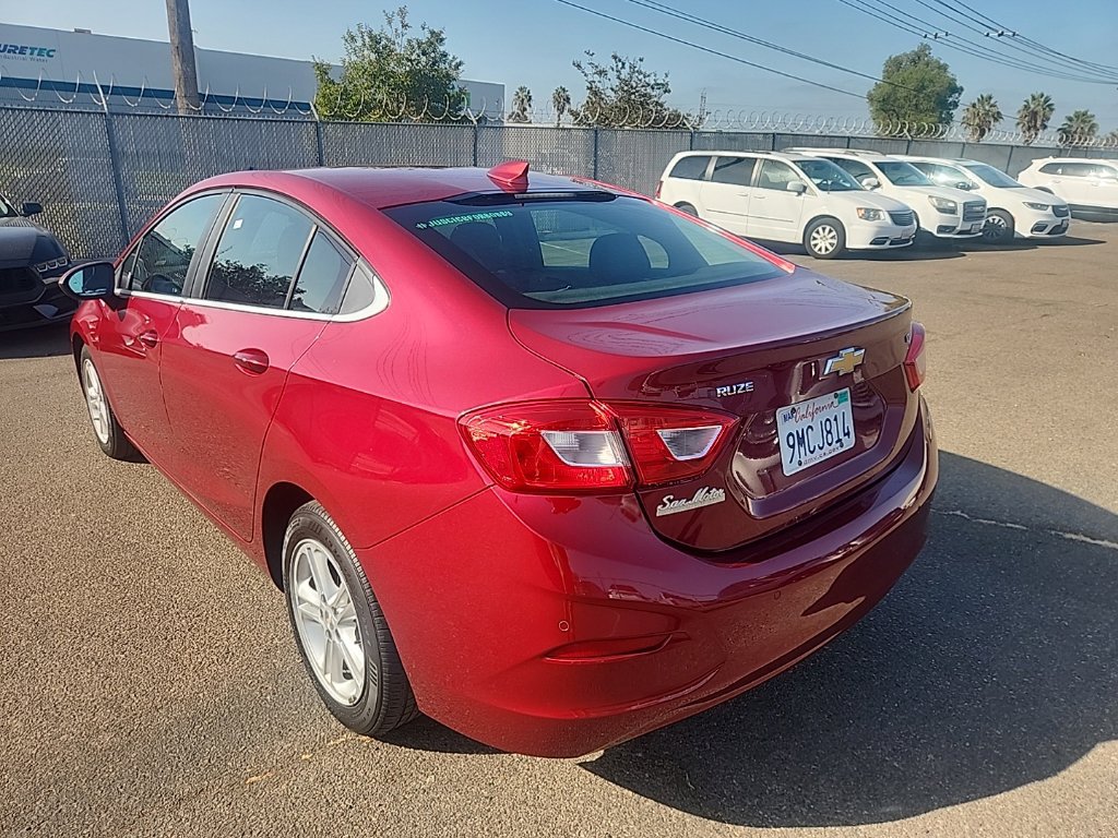 Used 2018 Chevrolet Cruze LT w/ Convenience Package FWD image 10