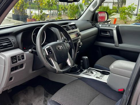 Used 2012 Toyota 4Runner SR5 w/ Convenience Pkg AWD/4WD image 9