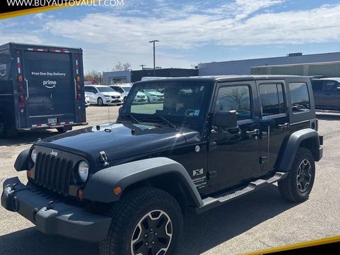 Used 2009 Jeep Wrangler Unlimited X AWD/4WD image 1