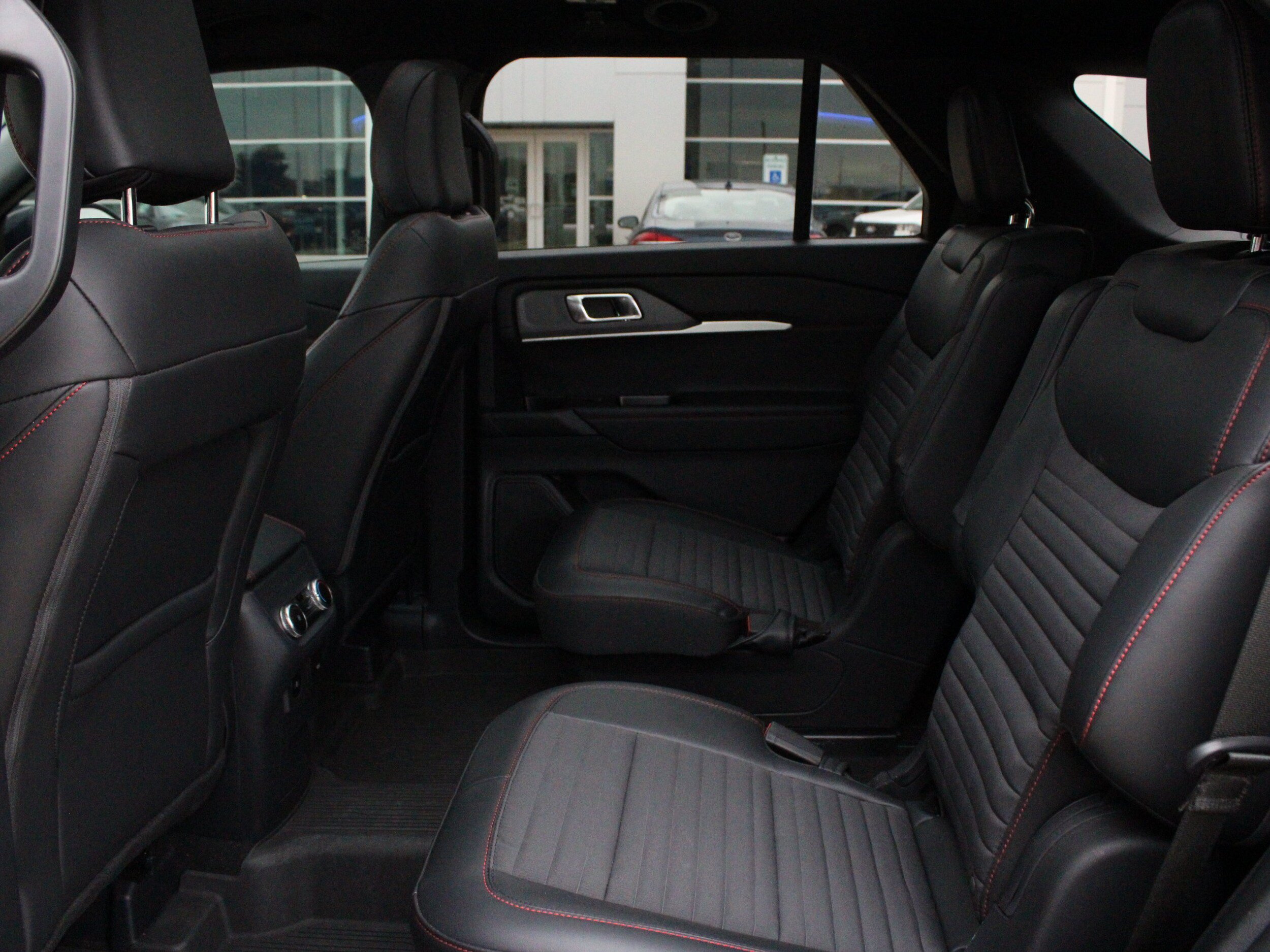 Used 2025 Ford Explorer ST-Line AWD/4WD image 23