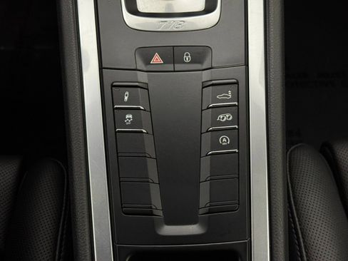 Used 2018 Porsche 718 Cayman S w/ Sport Chrono Package image 31