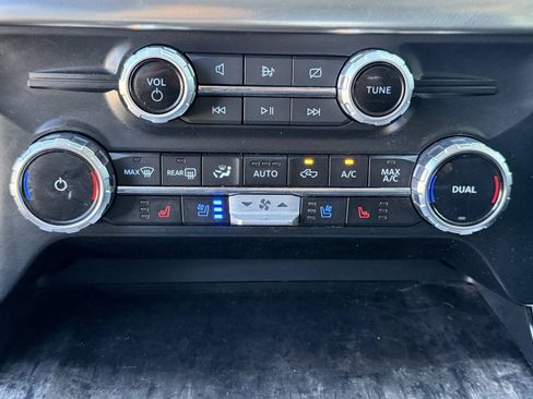 Used 2023 Ford F150 Lariat AWD/4WD image 27