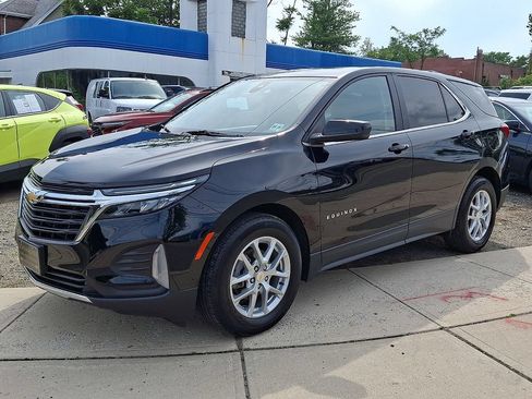 Used 2023 Chevrolet Equinox LT FWD image 3