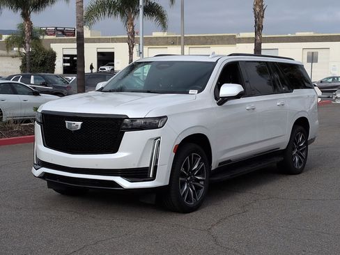 Used 2021 Cadillac Escalade ESV Sport w/ Heavy-Duty Trailer Package image 5