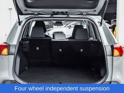 Used 2019 Toyota RAV4 XLE AWD/4WD image 21