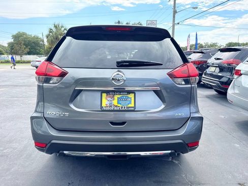 Used 2017 Nissan Rogue S w/ S Appearance Package AWD/4WD image 5