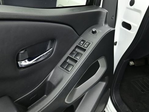 Used 2022 Nissan Frontier SV image 33