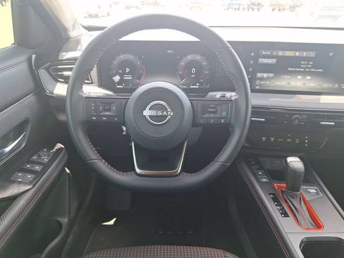 Certified 2025 Nissan Kicks SR FWD image 14