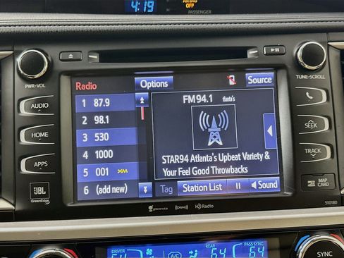 Used 2018 Toyota Highlander Limited Platinum FWD image 21