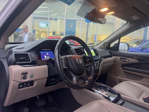 Certified 2020 Honda Pilot Touring image 15
