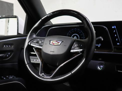 Used 2023 Cadillac Escalade Premium Luxury AWD/4WD image 24