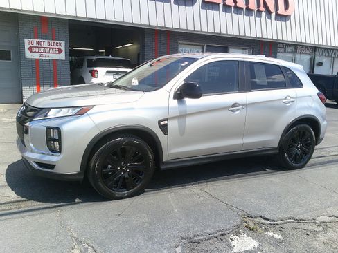 Used 2025 Mitsubishi Outlander Sport AWD image 13