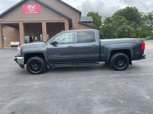 Used 2018 Chevrolet Silverado 1500 LT w/ All Star Edition AWD/4WD image 2