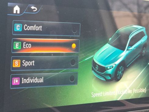 Certified 2025 Mercedes-Benz EQB 300 300 image 33