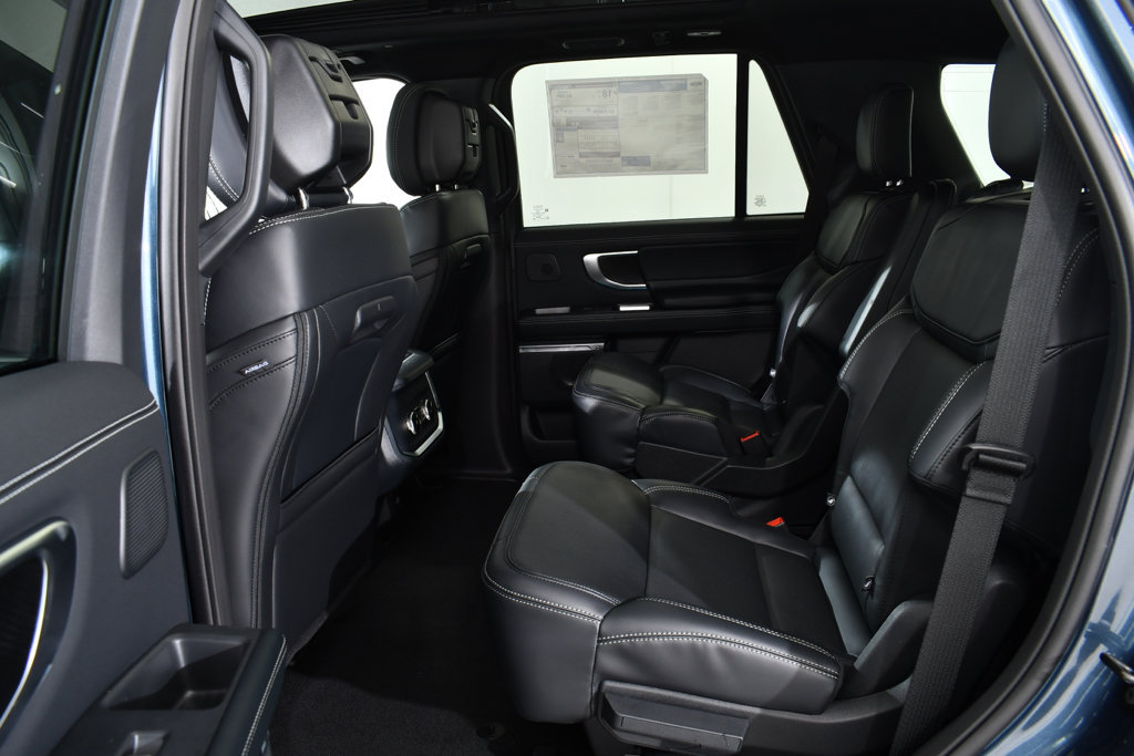 New 2027 Ford Expedition Platinum w/ Stealth Performance Package AWD/4WD image 16