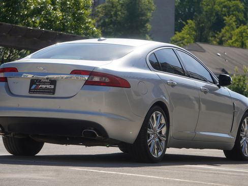 Used 2011 Jaguar XF Premium RWD image 9
