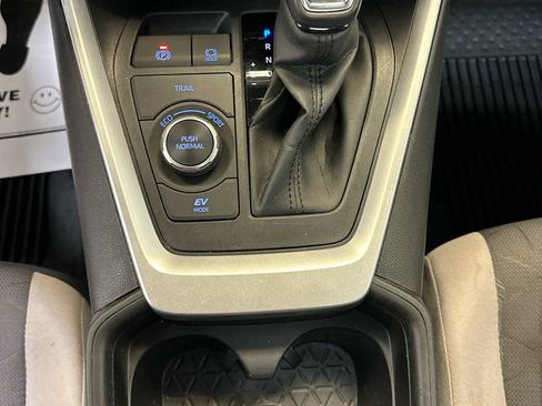 Used 2021 Toyota RAV4 XLE image 29