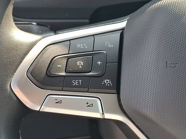 Used 2022 Volkswagen Tiguan SE AWD/4WD image 20