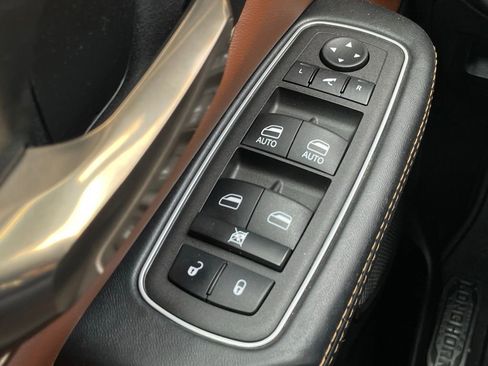 Used 2023 RAM 1500 Limited w/ Body Color Bumper Group image 11