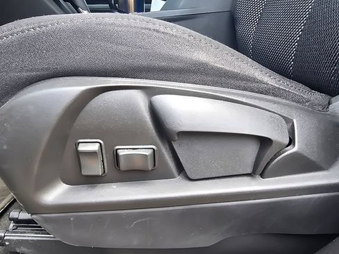 Used 2017 GMC Terrain SLE FWD image 18