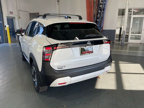 New 2026 Nissan Kicks SV w/ SV Premium Package FWD image 6