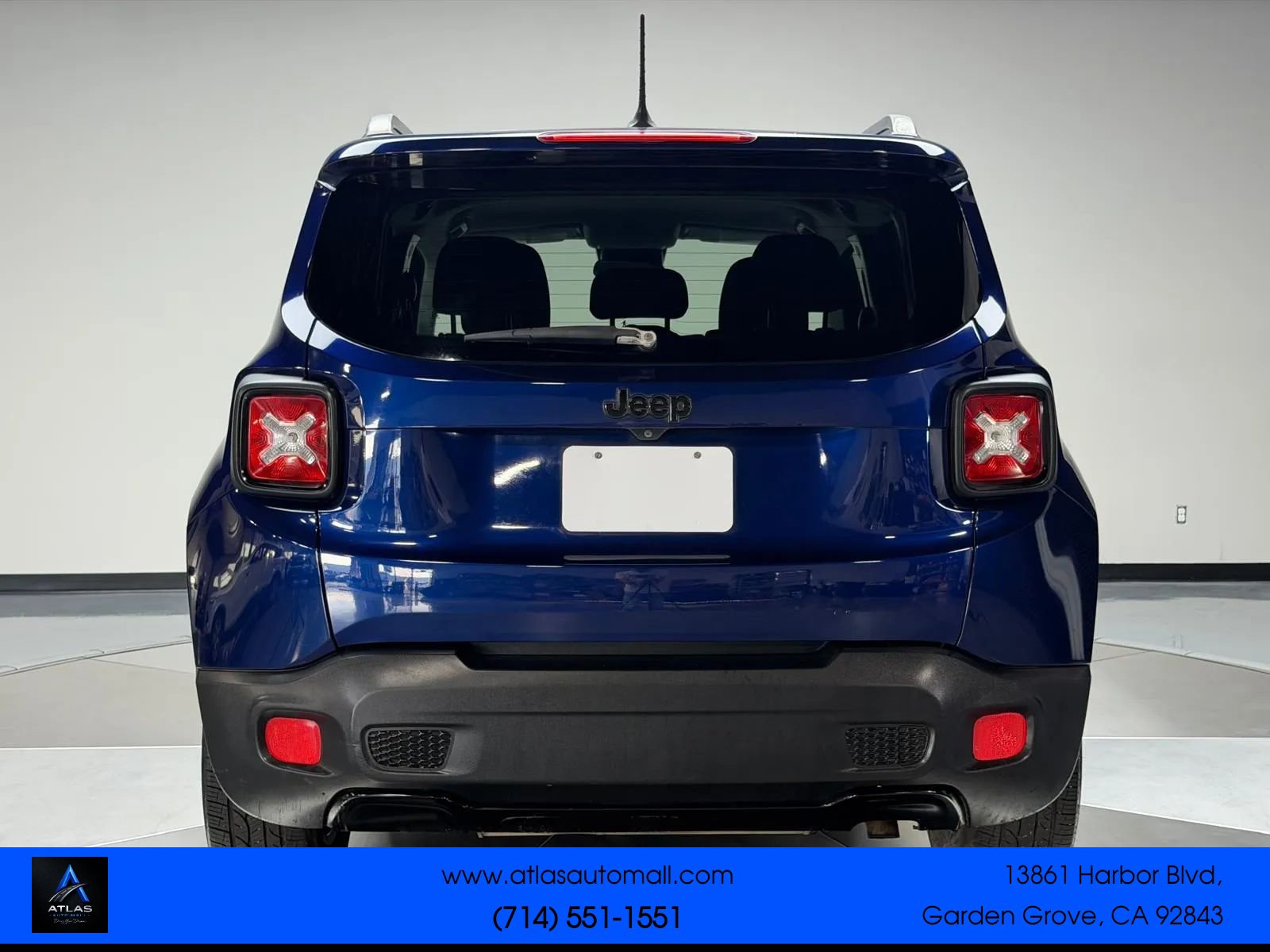 Used 2017 Jeep Renegade Altitude FWD image 5