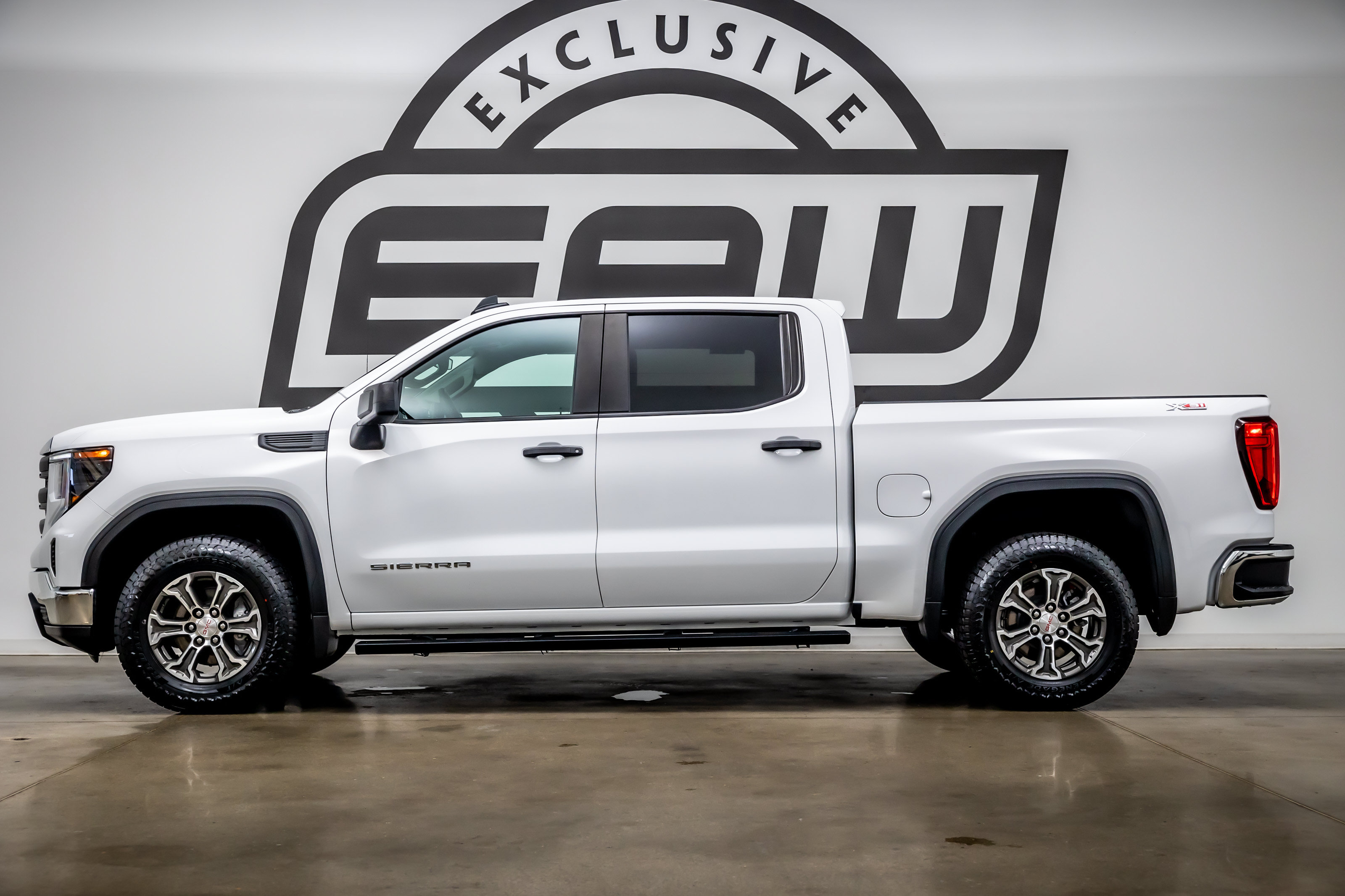 Used 2025 GMC Sierra 1500 Pro w/ Pro Value Package AWD/4WD image 6