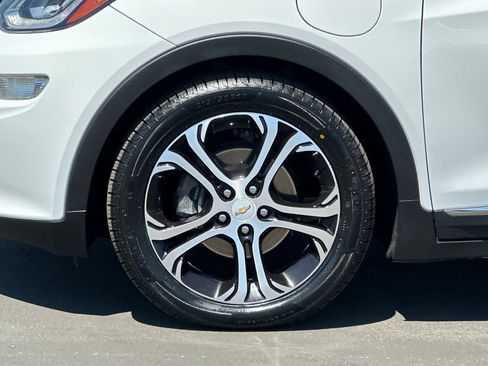 Used 2020 Chevrolet Bolt Premier w/ Infotainment Package FWD image 37
