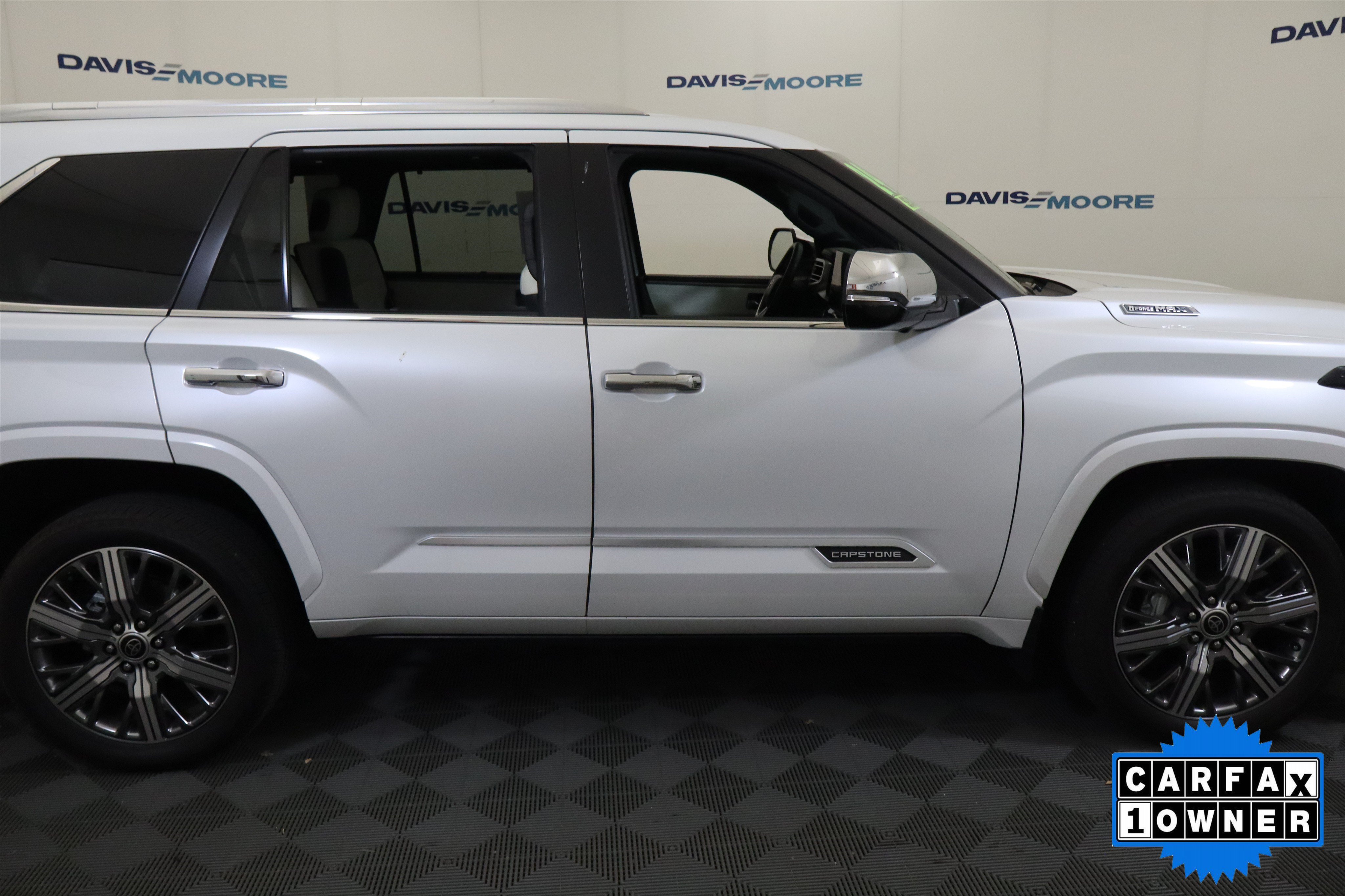 Used 2024 Toyota Sequoia Capstone AWD/4WD image 5